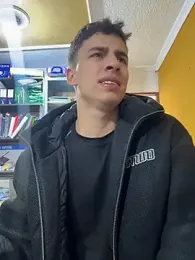 AdrianRinaldi — Stripchat recorded stream image, 04.05.2026 13:40