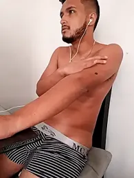 mosmar_20 — Stripchat recorded stream image, 04.05.2026 18:00