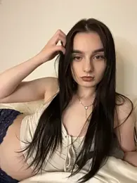 AdelinaAlia — Stripchat recorded stream image, 05.05.2026 19:50