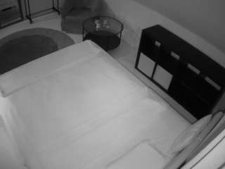 voyeurcam-julmodels-whitebed-2 — Camsoda recorded stream image, 05.05.2026 14:10