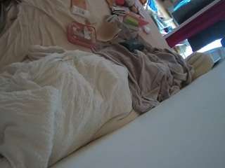 voyeurcam-julmodels-whitebed-4 — Camsoda recorded stream image, 05.05.2026 14:10