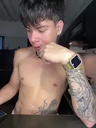Handsome_boys69 — Stripchat recorded stream image, 10.05.2026 02:50