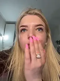 OdriOlsens — Stripchat recorded stream image, 12.05.2026 12:10