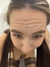 Holly_Play — Stripchat recorded stream image, 12.05.2026 11:00