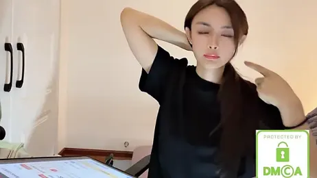 Nivaria- — Stripchat recorded stream image, 15.05.2026 06:20