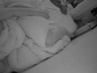 voyeurcam-julmodels-whitebed-4 — Camsoda recorded stream image, 16.05.2026 16:10