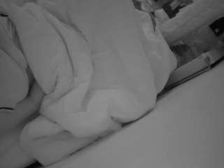 voyeurcam-julmodels-whitebed-4 — Camsoda recorded stream image, 16.05.2026 16:10