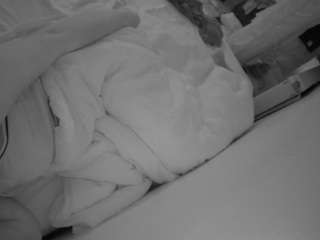 voyeurcam-julmodels-whitebed-4 — Camsoda recorded stream image, 16.05.2026 16:10