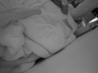 voyeurcam-julmodels-whitebed-4 — Camsoda recorded stream image, 16.05.2026 16:10