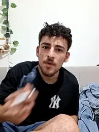 Yasinyasin7 — Stripchat recorded stream image, 20.05.2026 22:40