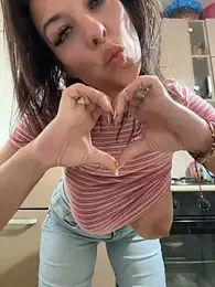 Almmaxxxx — Stripchat recorded stream image, 21.05.2026 03:10
