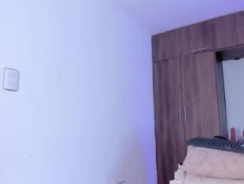 agathauwuart — Chaturbate recorded stream image, 21.05.2026 05:20