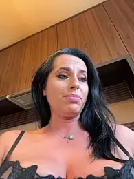 Hotmomcheckk_ — Stripchat recorded stream image, 21.05.2026 11:10
