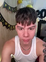 Handsome_boys69 — Stripchat recorded stream image, 22.05.2026 00:50