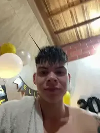 Handsome_boys69 — Stripchat recorded stream image, 22.05.2026 00:50