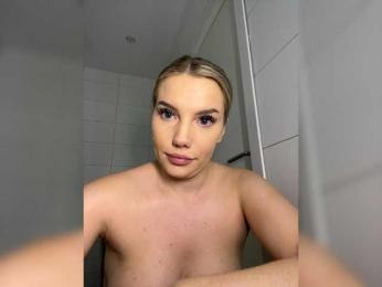 LYALYAtop — Bongacams recorded stream image, 22.05.2026 23:00