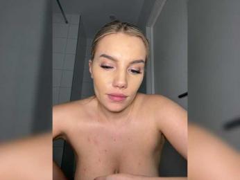 LYALYAtop — Bongacams recorded stream image, 22.05.2026 23:00