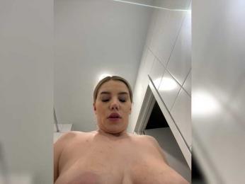 LYALYAtop — Bongacams recorded stream image, 22.05.2026 23:00