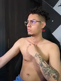 bigryann23 — Stripchat recorded stream image, 24.05.2026 21:20