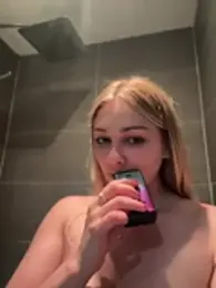 skyemorgan01 — Stripchat recorded stream image, 28.05.2026 00:10