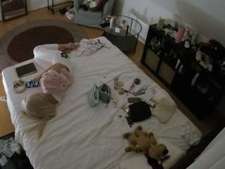 voyeurcam-julmodels-whitebed-2 — Camsoda recorded stream image, 26.05.2026 18:40