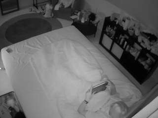 voyeurcam-julmodels-whitebed-2 — Camsoda recorded stream image, 26.05.2026 18:40