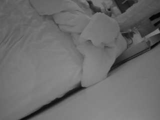 voyeurcam-julmodels-whitebed-4 — Camsoda recorded stream image, 26.05.2026 18:40