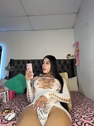 saragill323 — Stripchat recorded stream image, 31.05.2026 04:20
