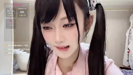 yueyue2003 — Stripchat recorded stream image, 31.05.2026 12:40