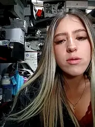 eva-2023 — Stripchat recorded stream image, 01.06.2026 18:40