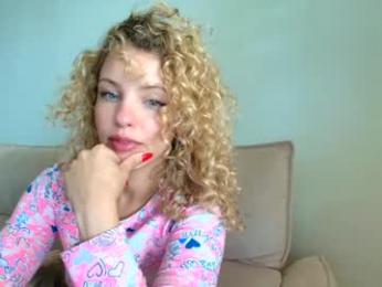 theislandgirl — Chaturbate recorded stream image, 10.03.2025 15:50