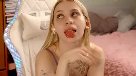 ho1yho1e — Stripchat recorded stream image, 04.06.2026 20:20