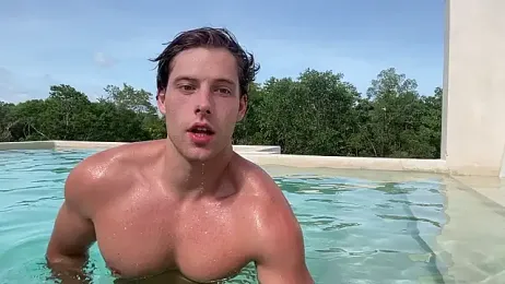alex_islivee — Stripchat recorded stream image, 05.06.2026 17:20