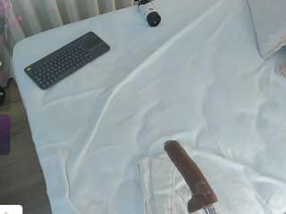 angie-roses — Camsoda recorded stream image, 12.06.2026 00:40