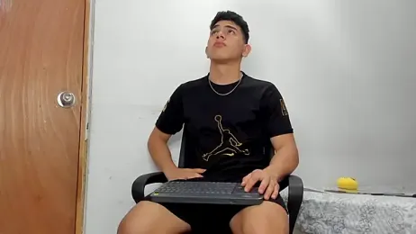 andrew_rose_ — Stripchat recorded stream image, 13.06.2026 03:00