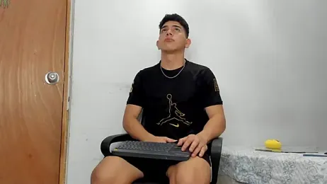 andrew_rose_ — Stripchat recorded stream image, 13.06.2026 03:00