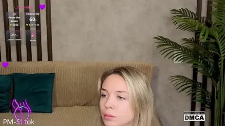 Holl1Would — Stripchat recorded stream image, 17.06.2026 19:40