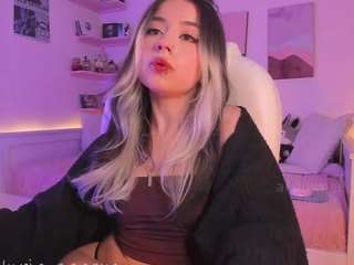 andromeedaa — Camsoda recorded stream image, 18.06.2026 17:00