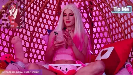 dana_more — Stripchat recorded stream image, 19.06.2026 14:00