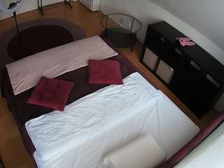 voyeurcam-julmodels-whitebed-2 — Camsoda recorded stream image, 02.07.2026 12:40