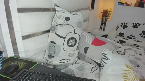 yina-rosse — Stripchat recorded stream image, 05.07.2026 19:30