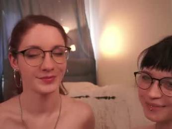 little_poetry — Chaturbate recorded stream image, 05.07.2026 20:00