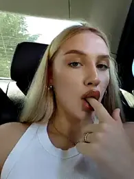 caressyourself — Stripchat recorded stream image, 06.07.2026 05:50