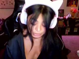 katinyellow — Camsoda recorded stream image, 14.07.2026 03:30