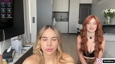 diffgirls2 — Stripchat recorded stream image, 17.07.2026 07:10