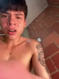 Handsome_boys69 — Stripchat recorded stream image, 17.07.2026 23:30
