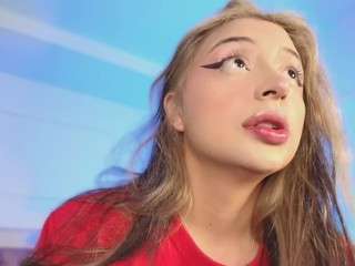 sofly-s — Camsoda recorded stream image, 01.08.2026 12:10