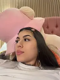 Sarasanders_4 — Stripchat recorded stream image, 02.08.2026 04:50