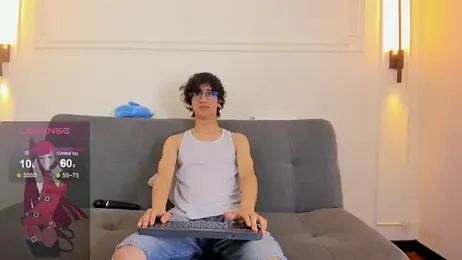 Cum_hunters — Stripchat recorded stream image, 04.08.2026 03:00