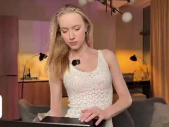unnabella — Chaturbate recorded stream image, 04.08.2026 19:40